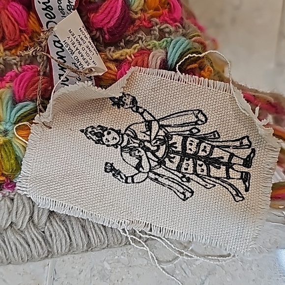 Nirvanna Designs Multicolored Floral Crocheted Wool Tasseled Scarf - OS - Picture 7 of 8